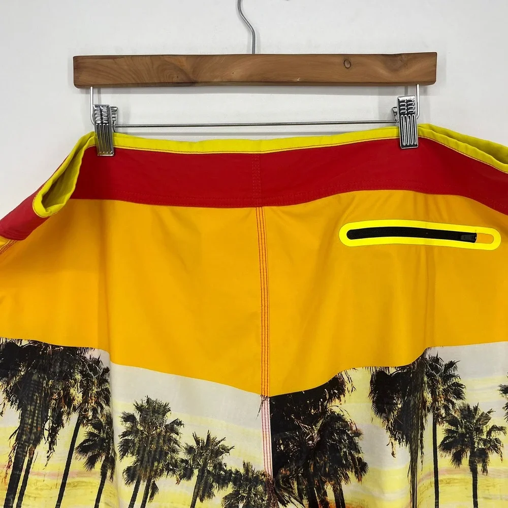 Oakley Mens Performance Fit Board‎ Shorts Yellow Red Palm Tree Sunset Size 40